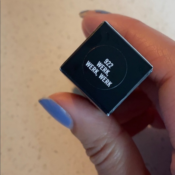 Mac Powder Kiss Lipstick in Werk Werk Werk - Picture 5 of 6